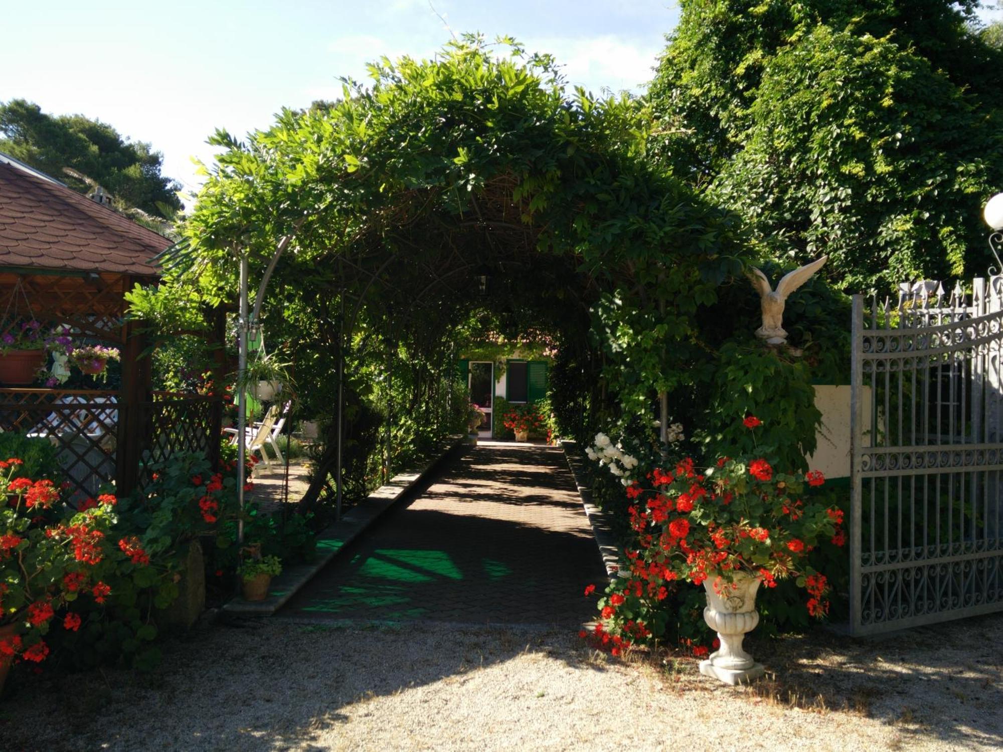 Residenza Villa I Nidi Santa Caterina  Eksteriør bilde